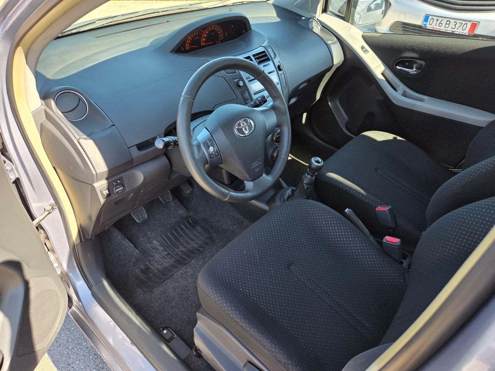 Toyota Yaris 1.33     101кс, снимка 7 - Автомобили и джипове - 55675948