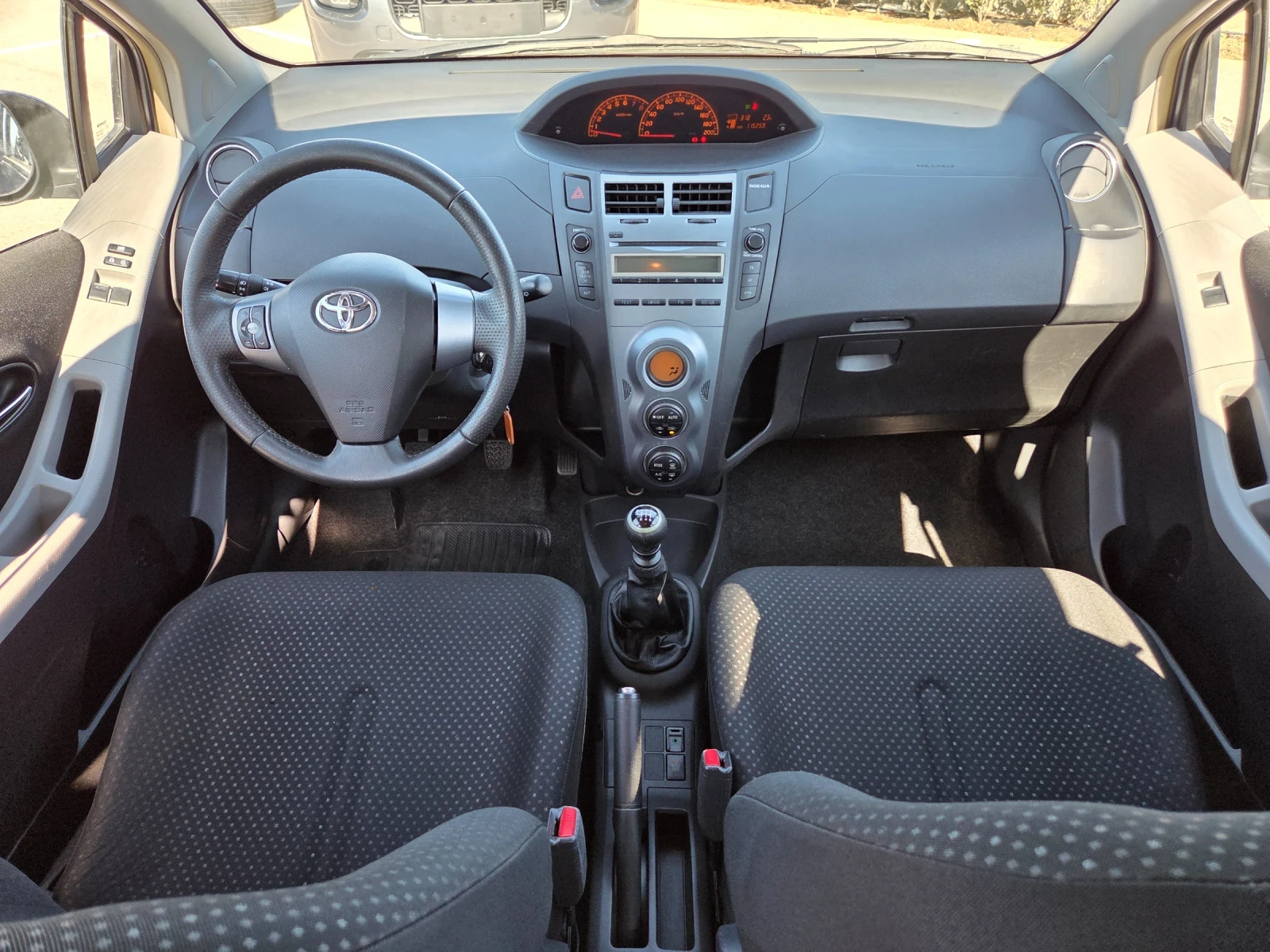 Toyota Yaris 1.33     101кс, снимка 8 - Автомобили и джипове - 55675948
