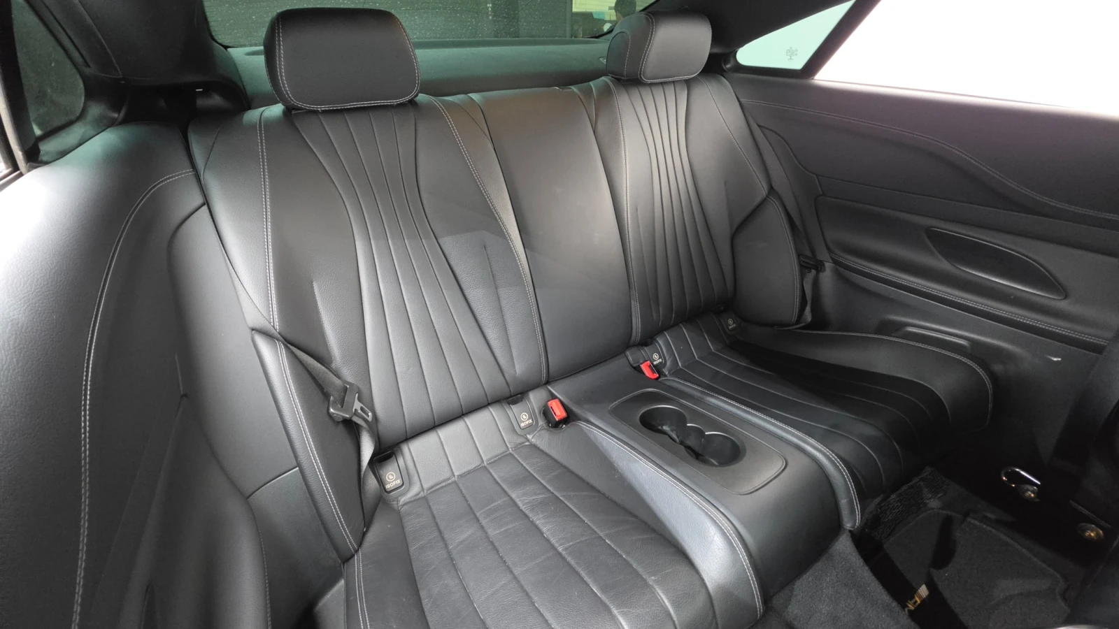 Mercedes-Benz E 220, снимка 12 - Автомобили и джипове - 55721385