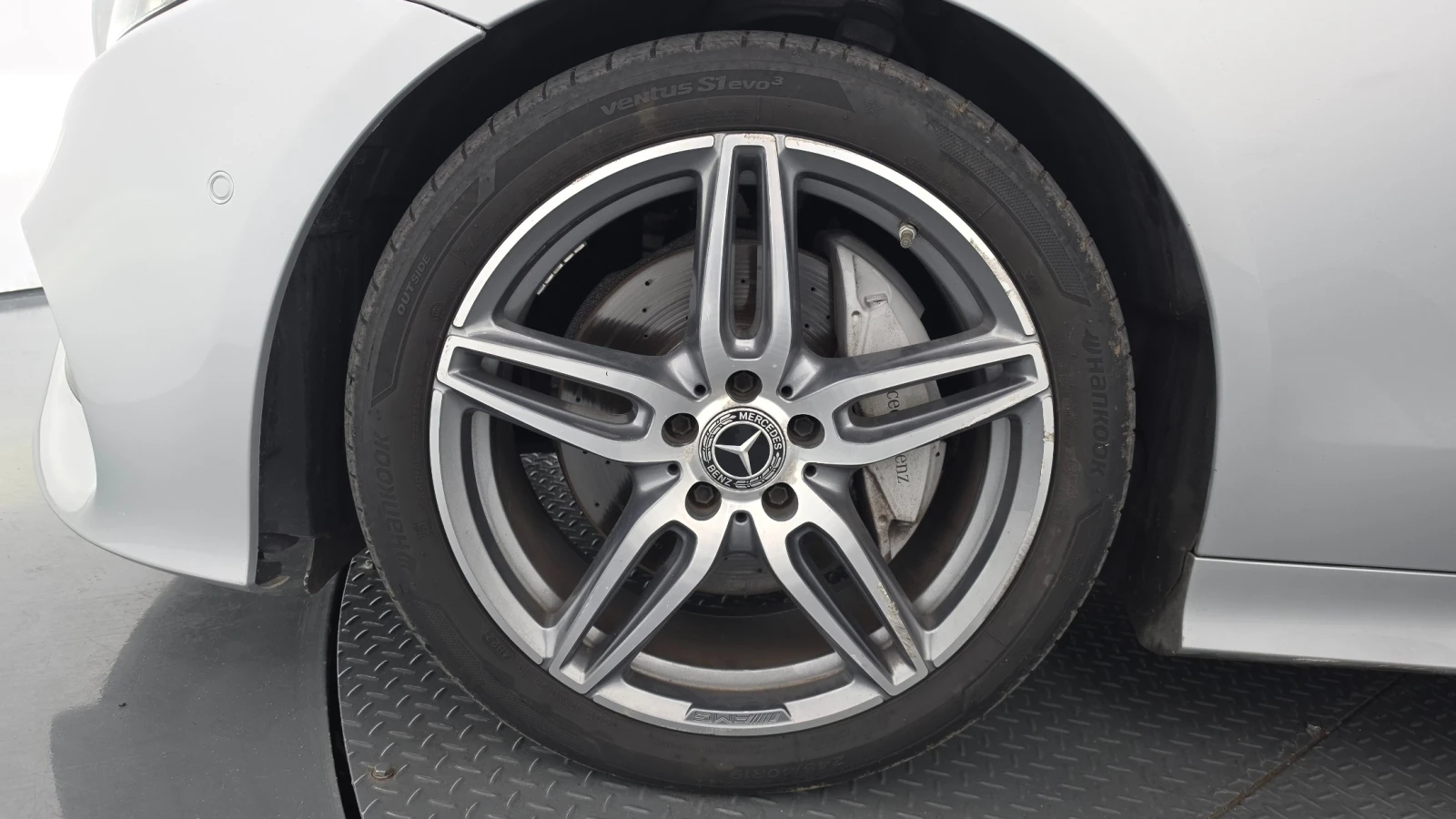 Mercedes-Benz E 220, снимка 5 - Автомобили и джипове - 55721385