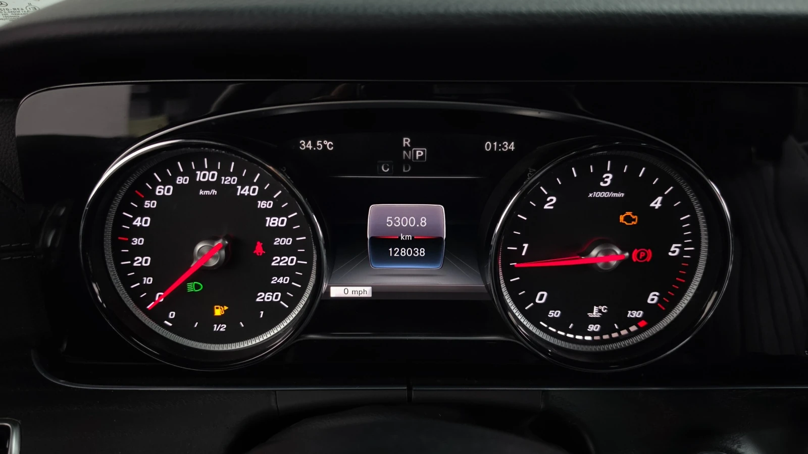 Mercedes-Benz E 220, снимка 8 - Автомобили и джипове - 55721385