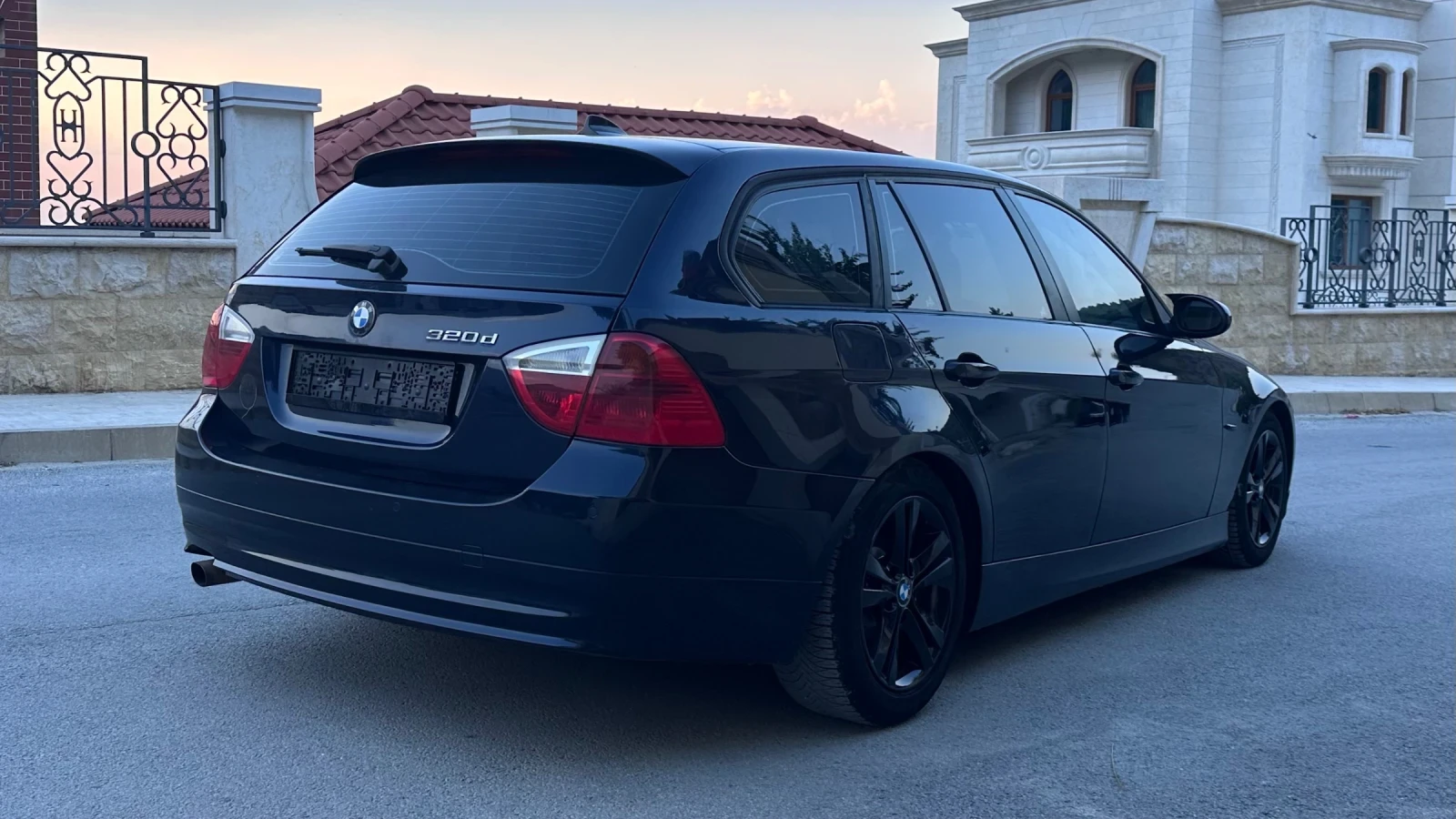 BMW 320 163кс НАВИГАЦИЯ ПОДГРЕВ , снимка 4 - Автомобили и джипове - 55772399