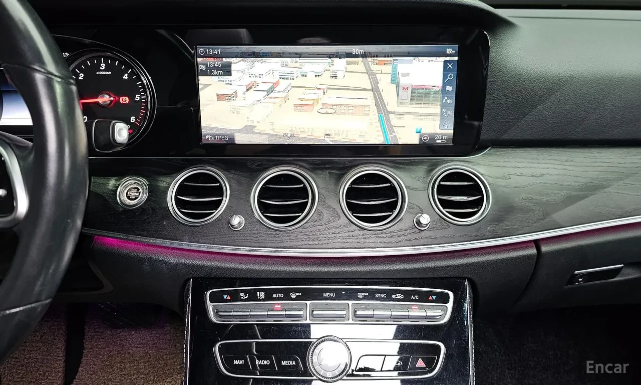 Mercedes-Benz E 220 d Avantgarde | 2019| 134 194 км, снимка 12 - Автомобили и джипове - 55849377