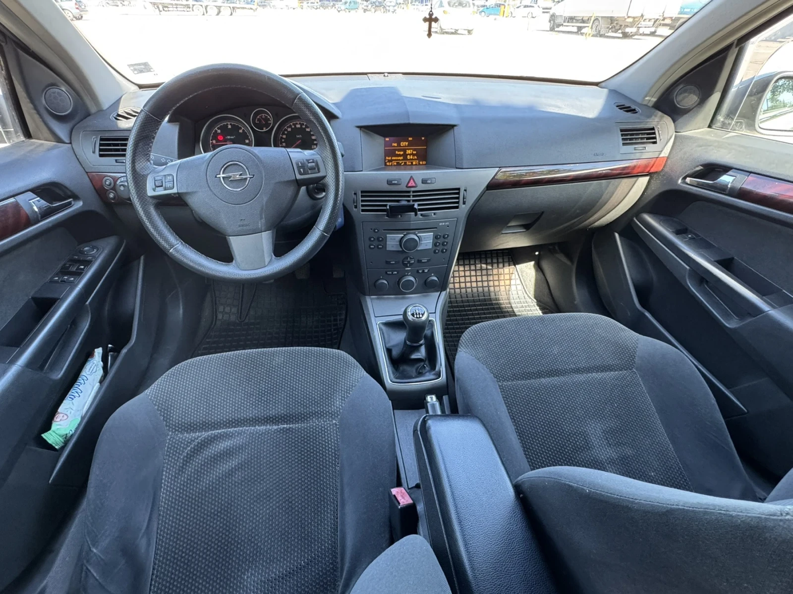 Opel Astra 1.7 cdti, снимка 12 - Автомобили и джипове - 56012305