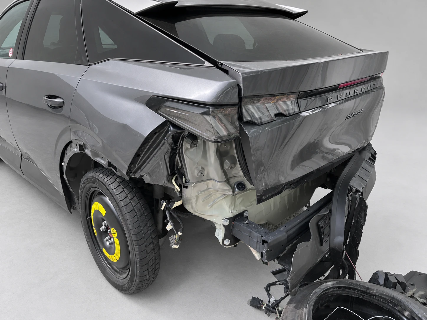 Peugeot 3008 1.2 Hybrid, снимка 4 - Автомобили и джипове - 56650954