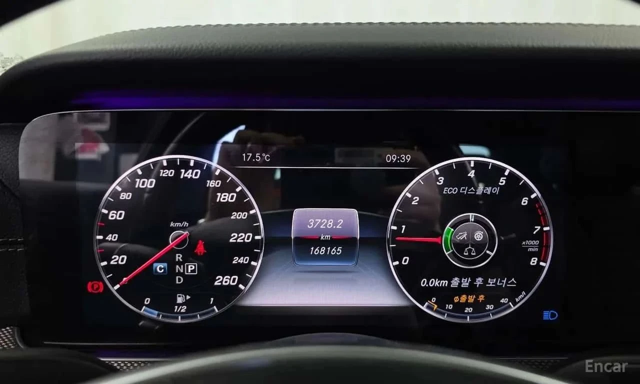 Mercedes-Benz E 300, снимка 8 - Автомобили и джипове - 56737183