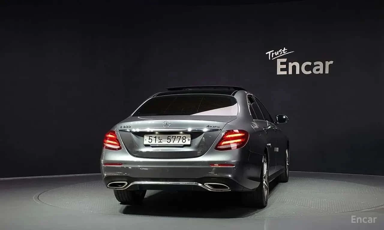 Mercedes-Benz E 300, снимка 4 - Автомобили и джипове - 56737183