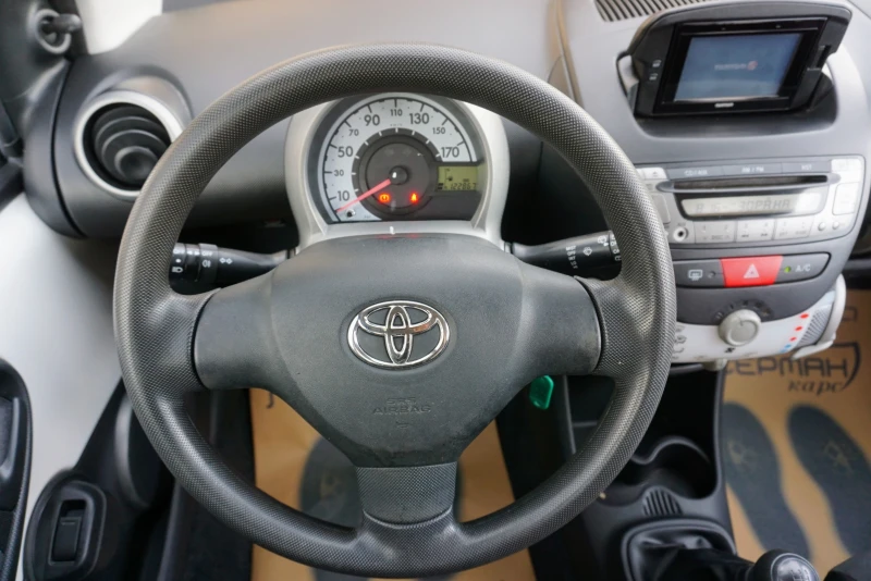 Toyota Aygo 1.0i ACTIVE CONNECT, снимка 10 - Автомобили и джипове - 37785318