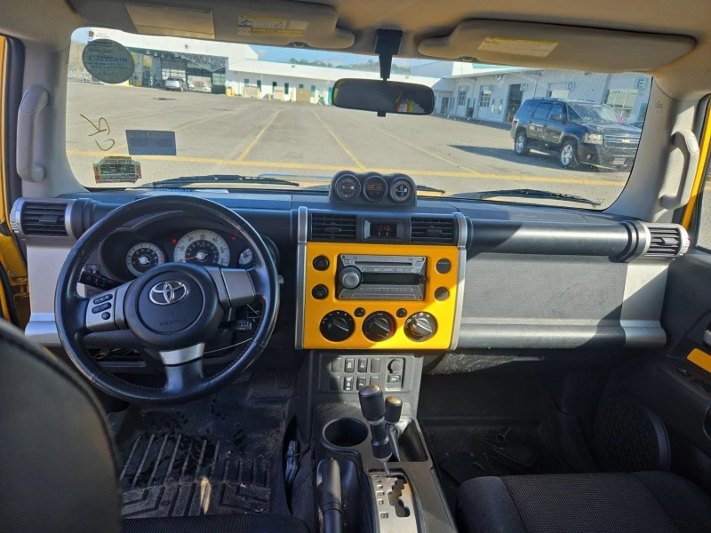 Toyota Fj cruiser Става на газ КРАЙНА ЦЕНА, снимка 13 - Автомобили и джипове - 48586605