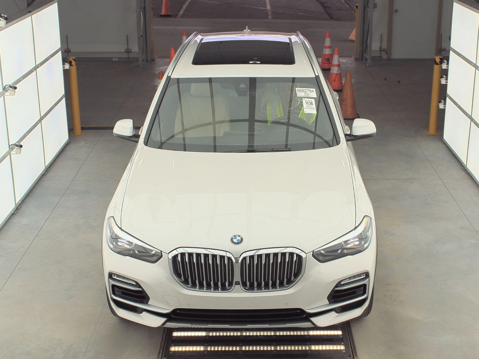 BMW X5 XDRIVE * LED * CAMERA * ПОДГРЕВ * KEYLESS  - изображение 2
