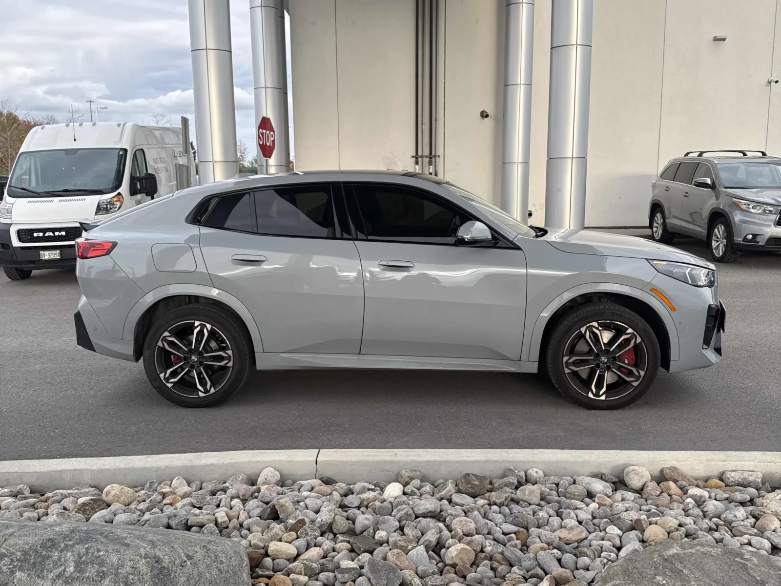 BMW X2 xDrive28i CARFAX    | Mobile.bg   5