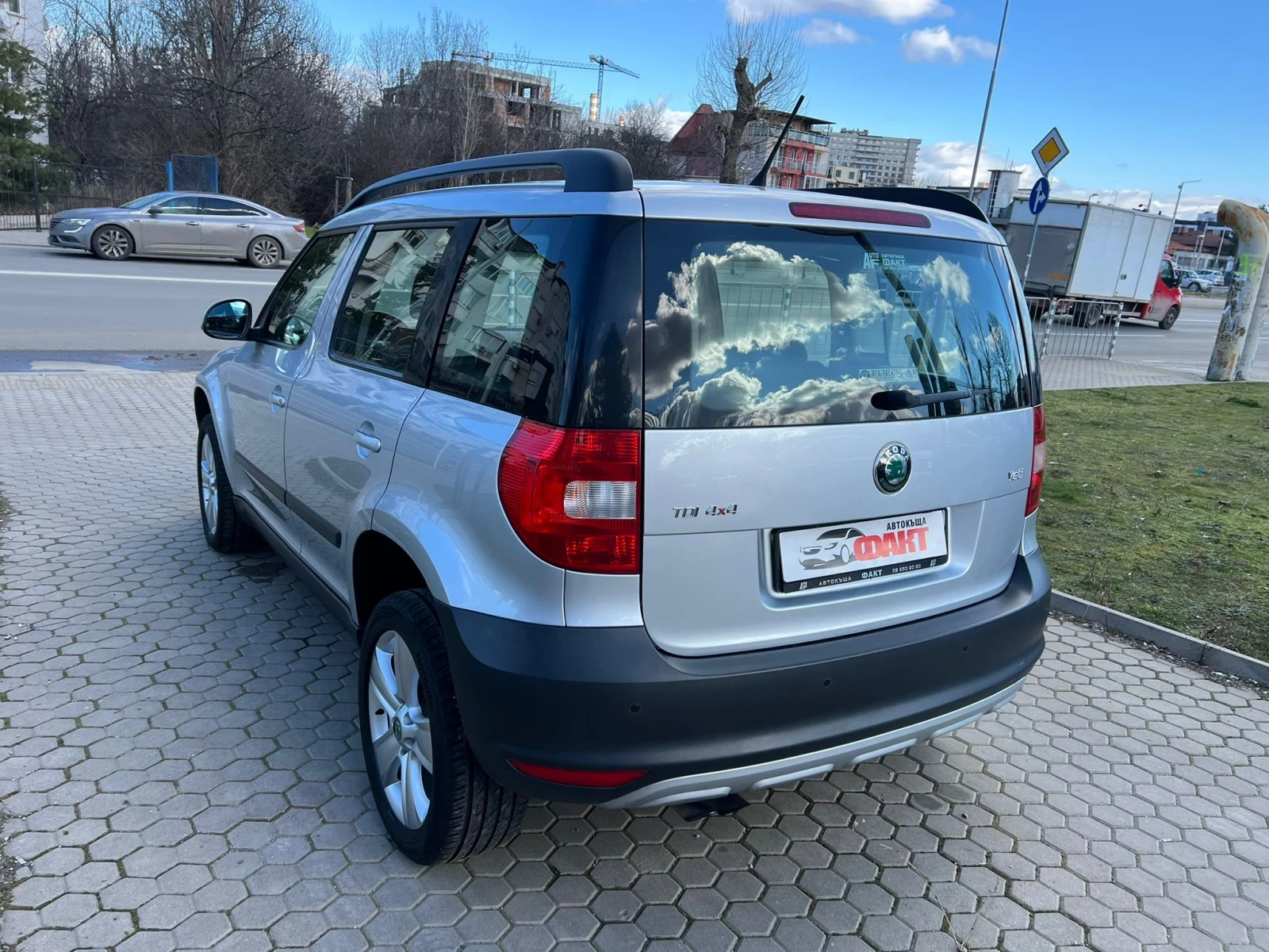 Skoda Yeti 2.0TDi/4x4, снимка 6 - Автомобили и джипове - 52773000
