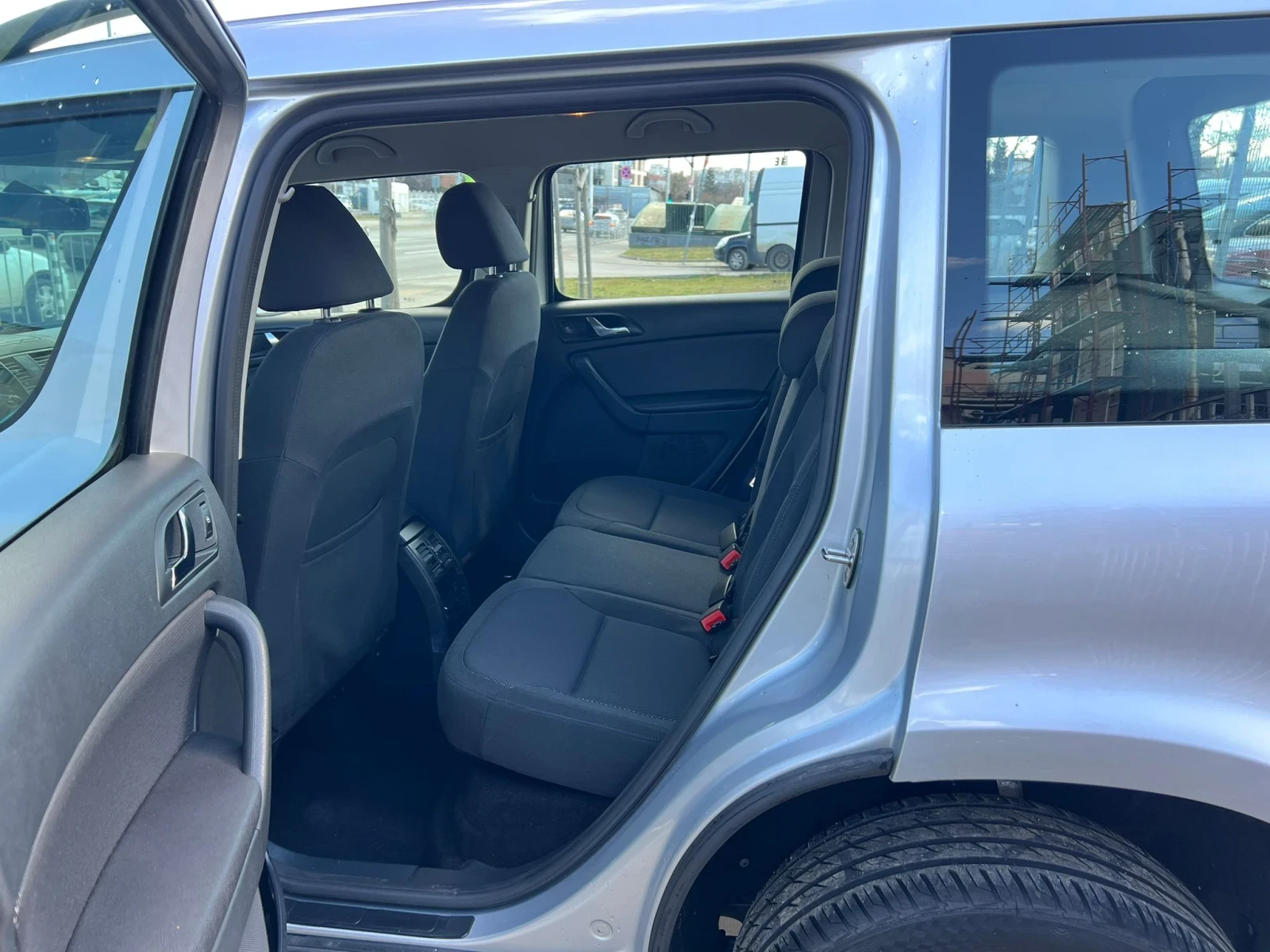 Skoda Yeti 2.0TDi/4x4, снимка 14 - Автомобили и джипове - 52773000