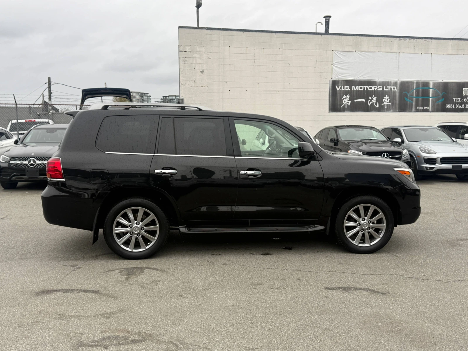 Lexus LX 570 * * CARFAX * * АВТО КРЕДИТ * * Цена до БГ * * , снимка 4 - Автомобили и джипове - 54479616