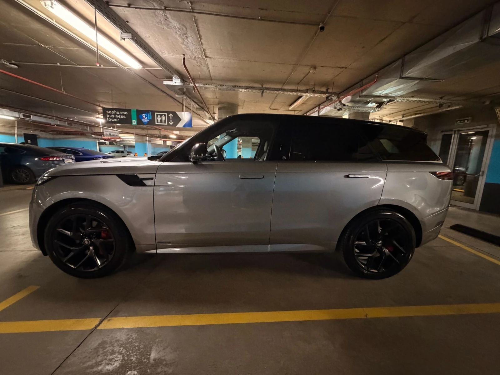 Land Rover Range Rover Sport Autobiography, снимка 2 - Автомобили и джипове - 54641238
