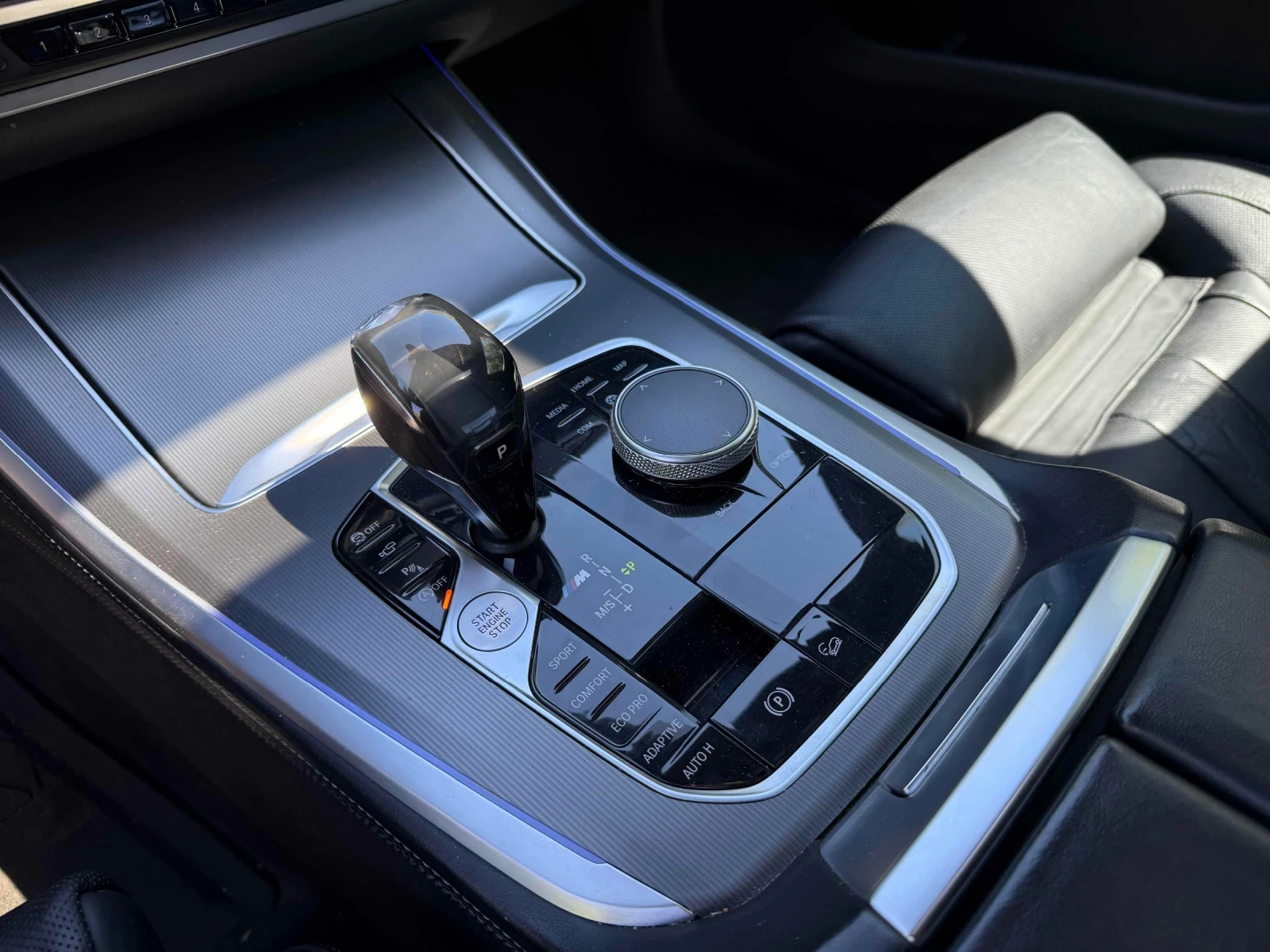 BMW X5 M50i * ОБДУХВАНЕ * ПАНОРАМА * HARMAN KARDON, снимка 7 - Автомобили и джипове - 54903952