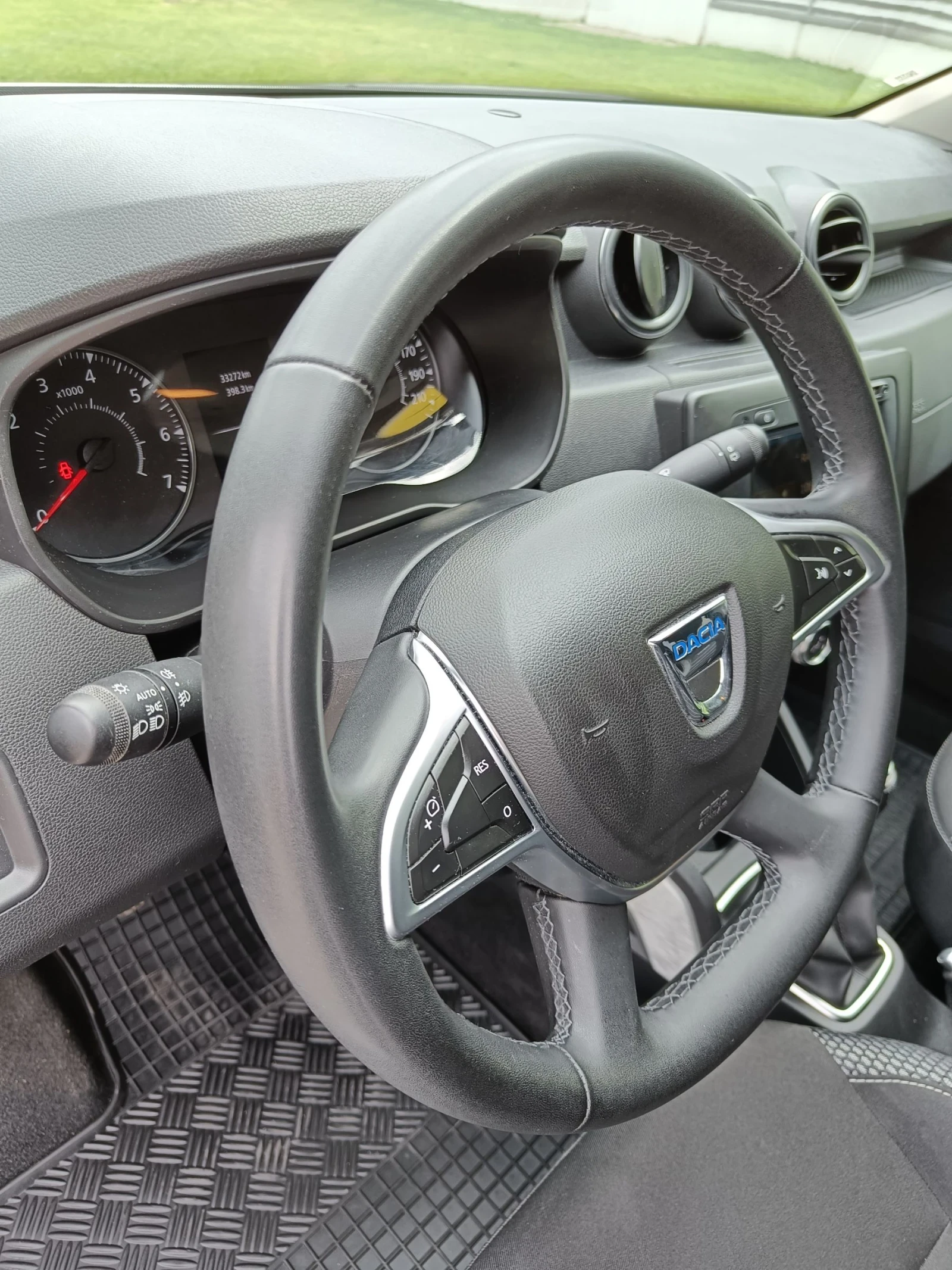 Dacia Duster 50000км.ГАЗ, снимка 14 - Автомобили и джипове - 55100997