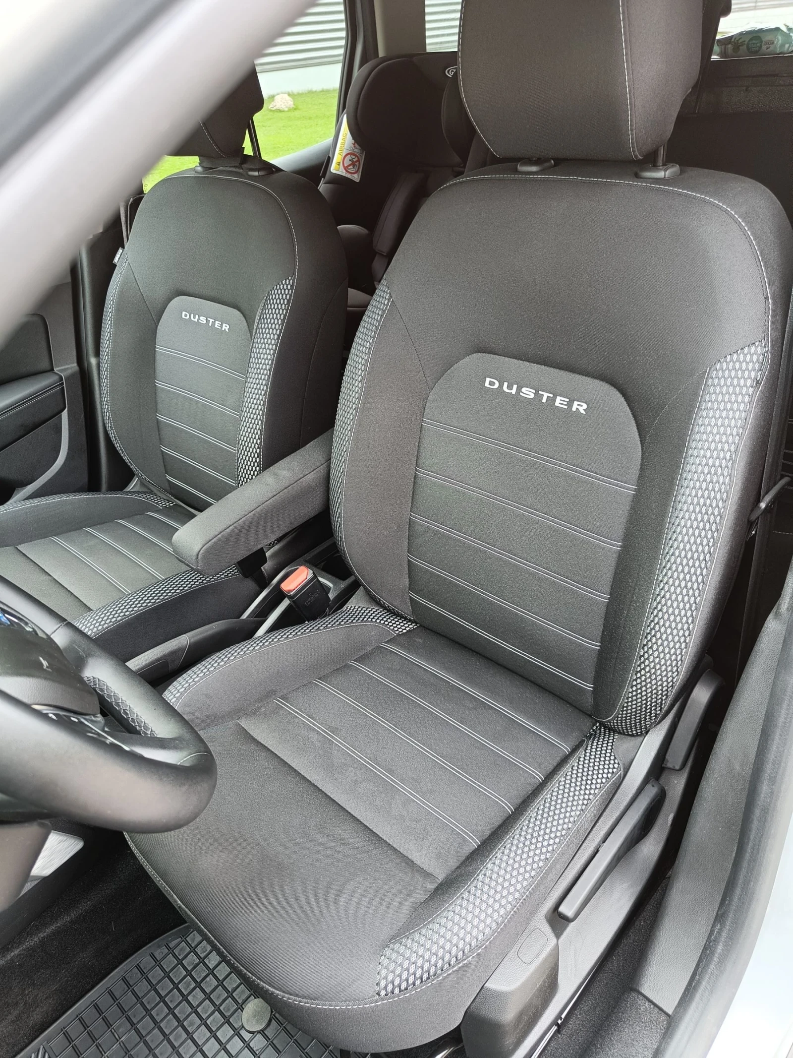Dacia Duster 50000км.ГАЗ, снимка 12 - Автомобили и джипове - 55100997