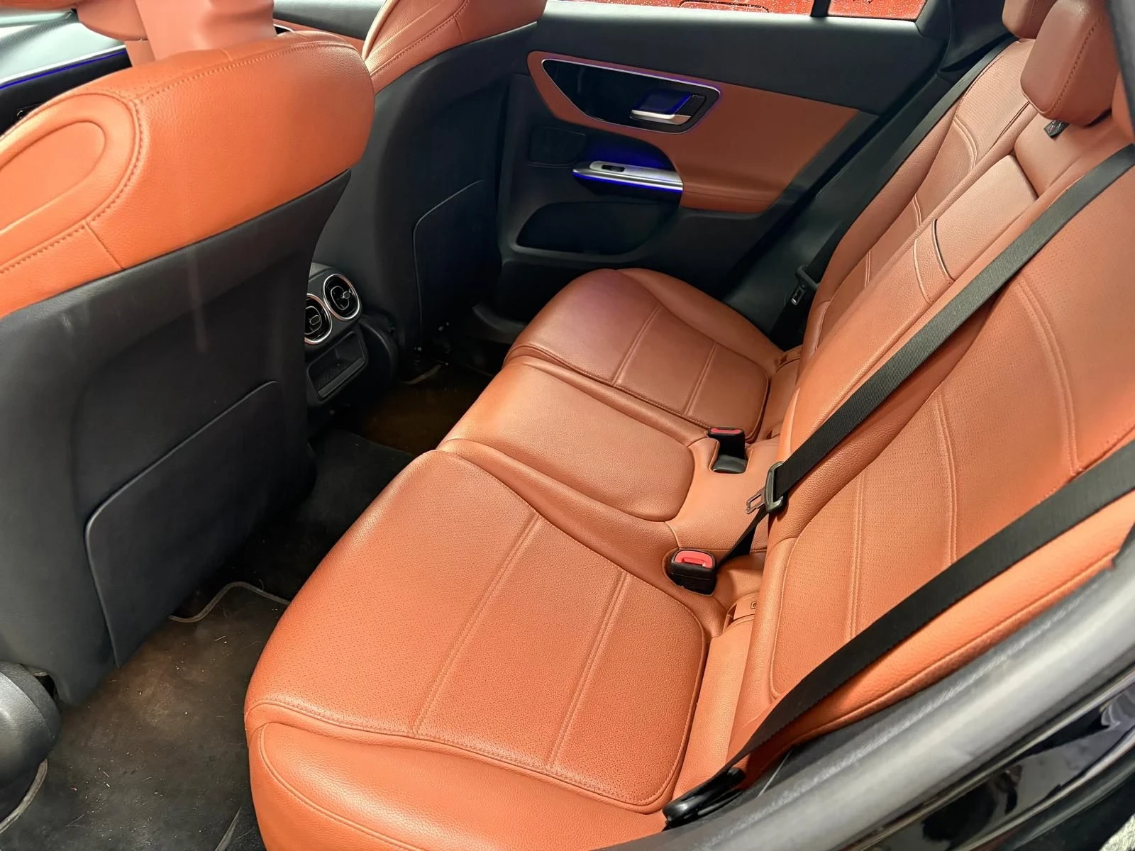 Mercedes-Benz GLC 220 CDI/4-MATIC/DISTRONIC/SADDLE BROWN/РЕАЛНИ КМ/, снимка 11 - Автомобили и джипове - 55682490