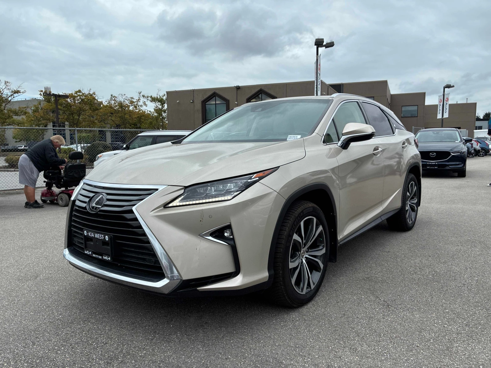 Lexus RX 350 ОБДУХВАНЕ * BLIND SPOT * CARFAX * , снимка 13 - Автомобили и джипове - 56080560