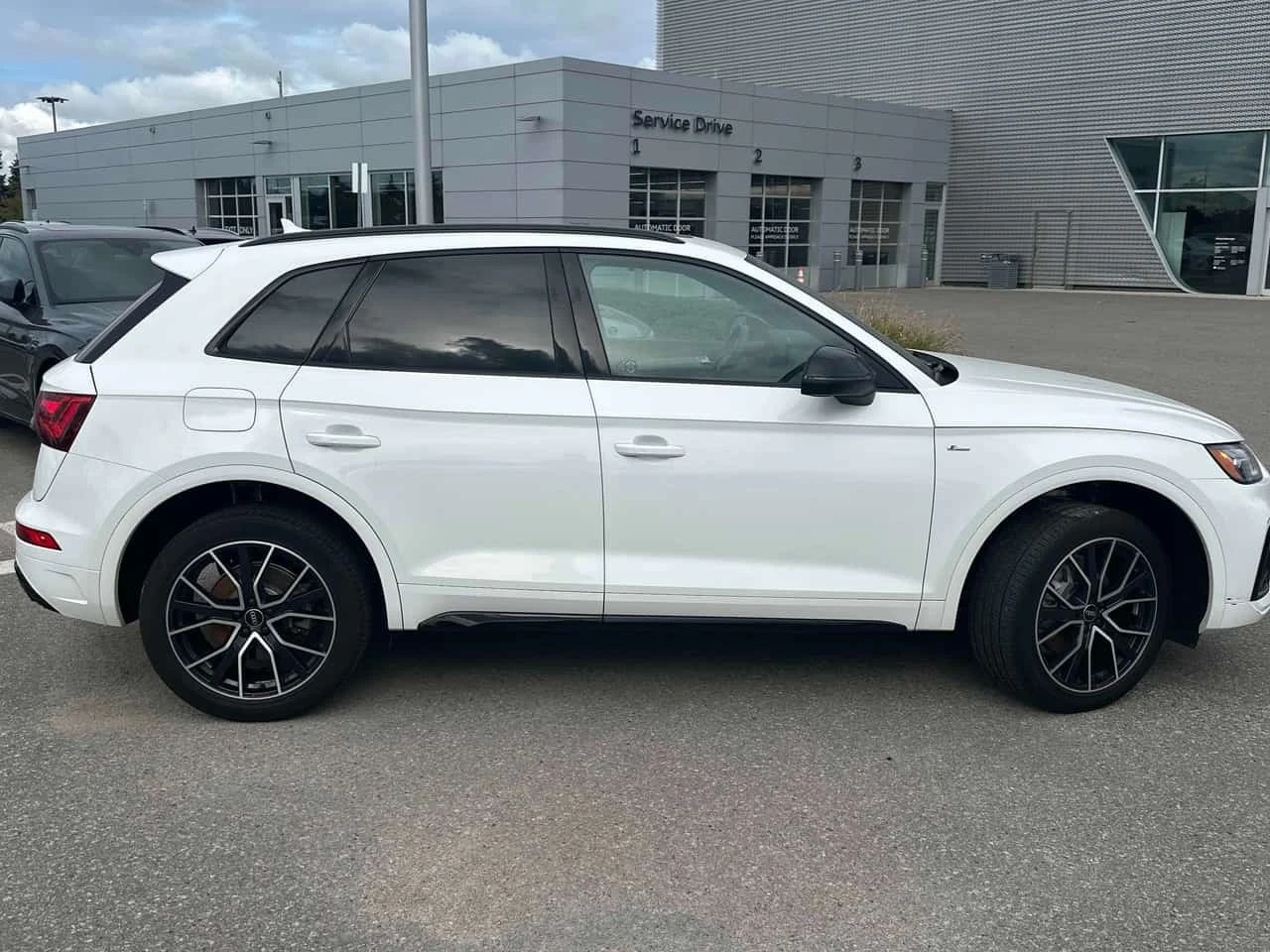 Audi Q5 PROGRESSIV / 360 / DISTRONIC / 2 КЛЮЧА , снимка 4 - Автомобили и джипове - 56256739