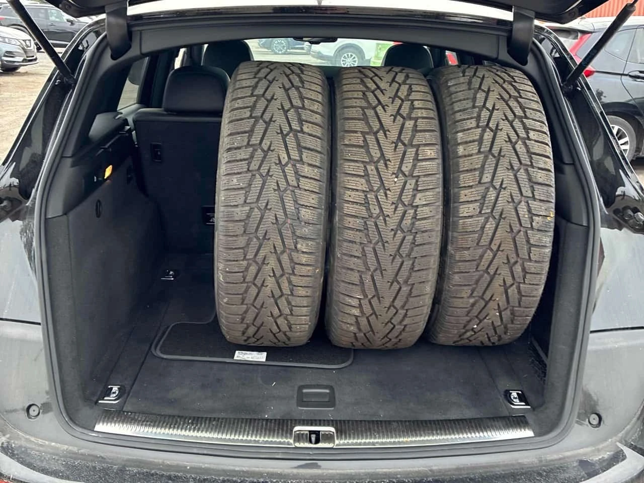 Audi Q5 * 2.0T Progressiv * CARFAX * ОПЦИЯ ЗА ФИНАНСИРАНЕ , снимка 16 - Автомобили и джипове - 56323191