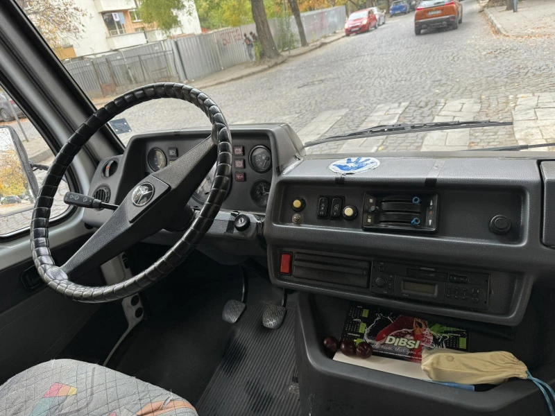 Mercedes-Benz 210 D, снимка 5 - Бусове и автобуси - 47815080