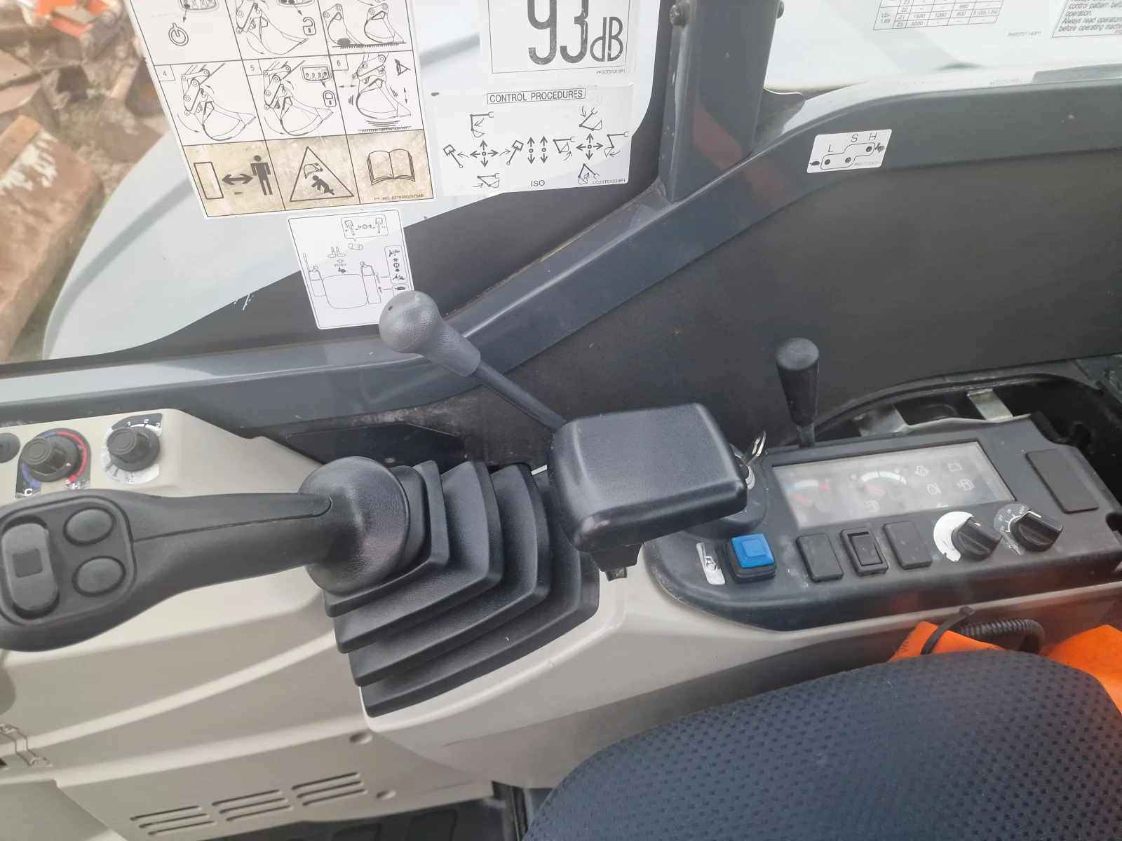 Багер Kobelco SK45SRX-6, снимка 5 - Индустриална техника - 56726669