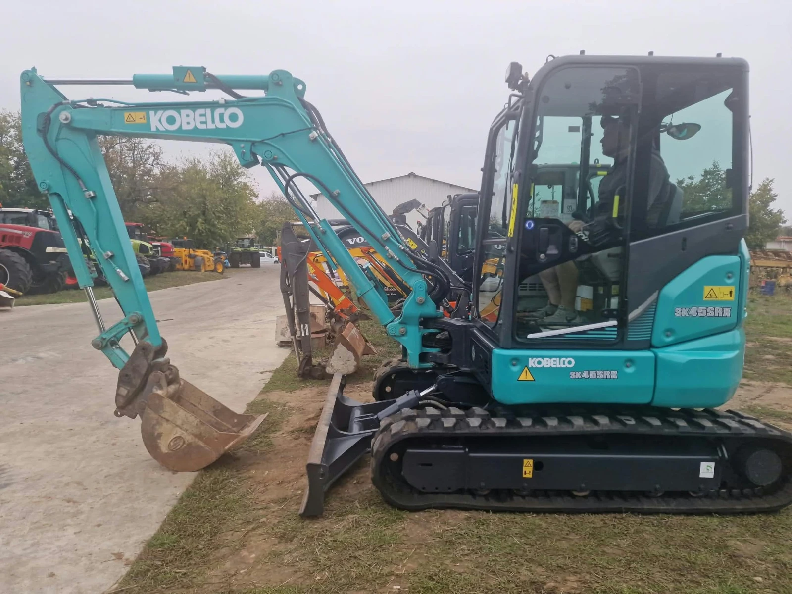 Багер Kobelco SK45SRX-6, снимка 10 - Индустриална техника - 56726669