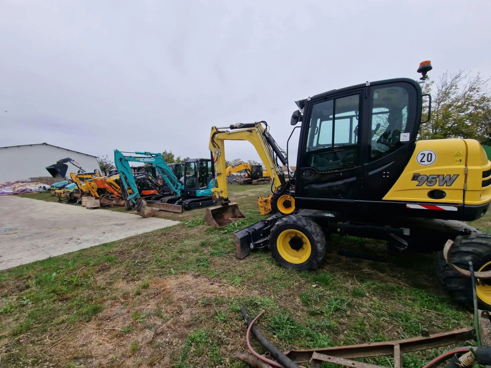 Багер Kobelco SK45SRX-6, снимка 15 - Индустриална техника - 56726669
