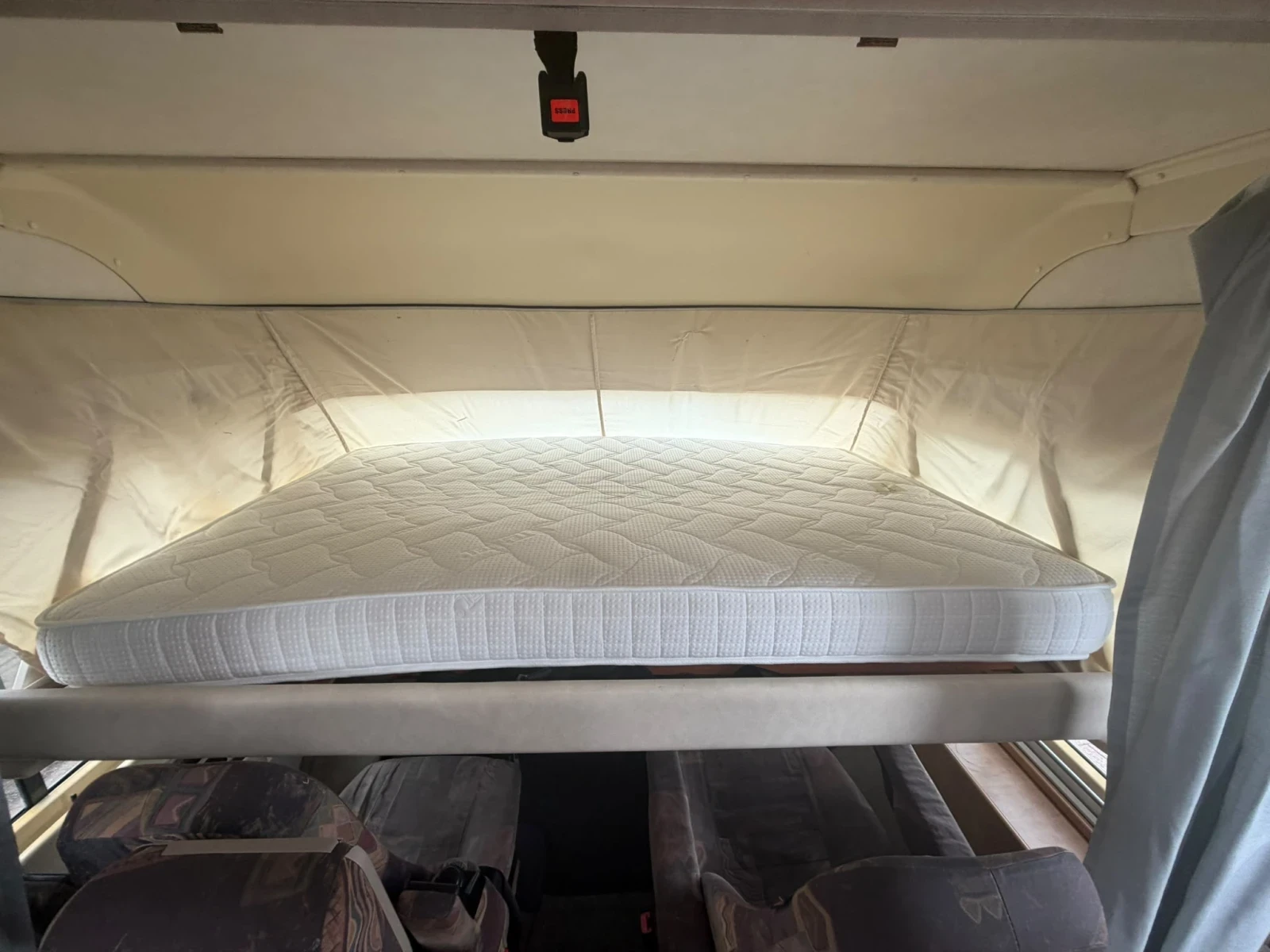 Кемпер HYMER / ERIBA B644, снимка 11 - Каравани и кемпери - 55773964