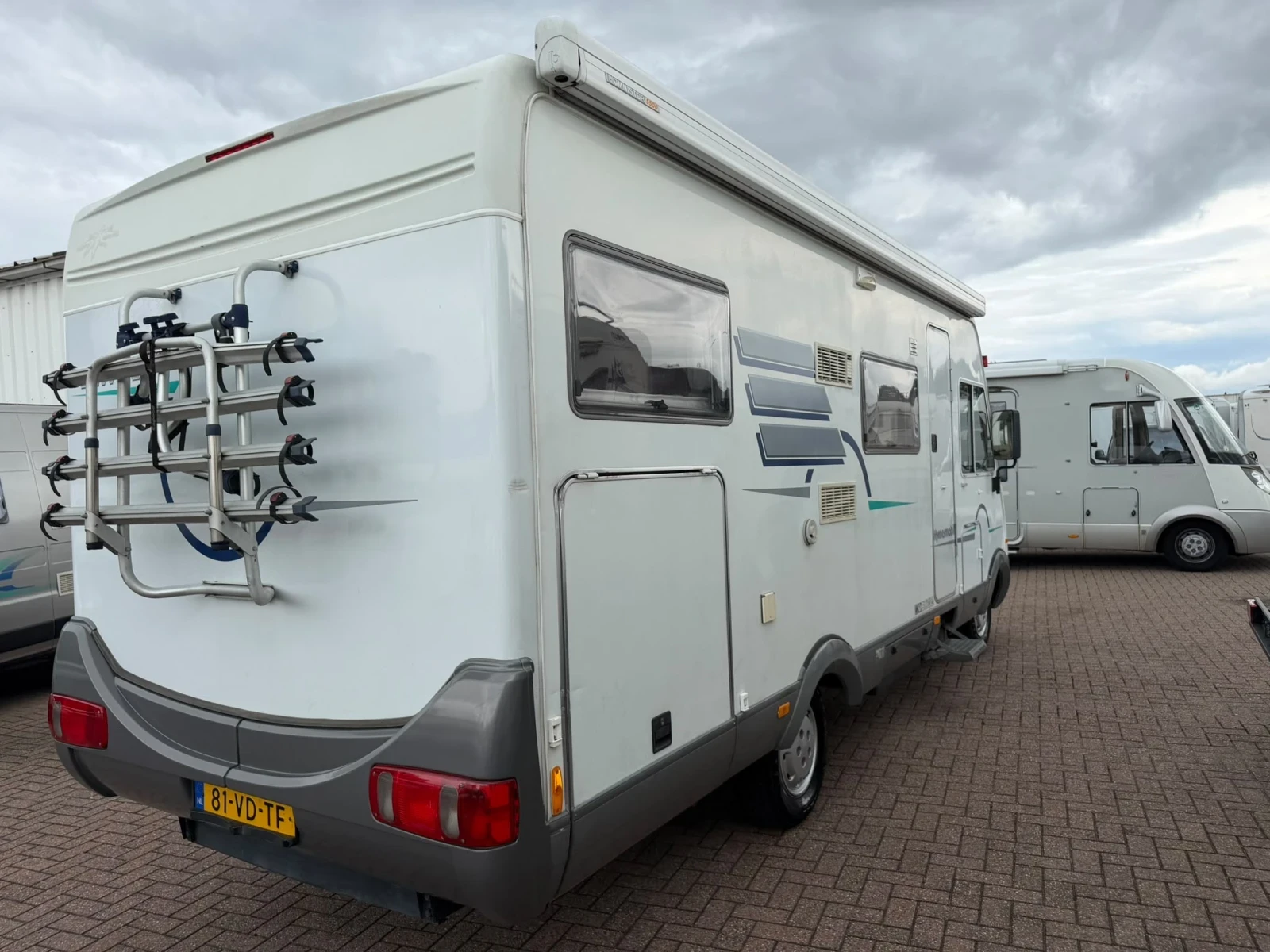 Кемпер HYMER / ERIBA B644, снимка 3 - Каравани и кемпери - 55773964