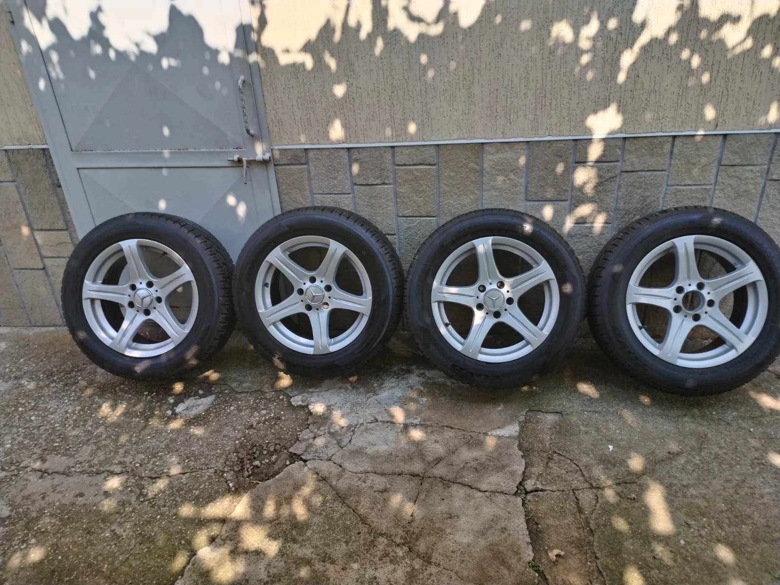 ���� � ������ 225/55R16 �� Mercedes-Benz E 270 | Mobile.bg � ����������� 1