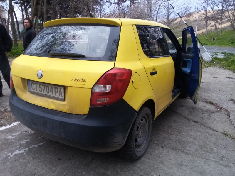 Skoda Fabia, снимка 4 - Автомобили и джипове - 40231623