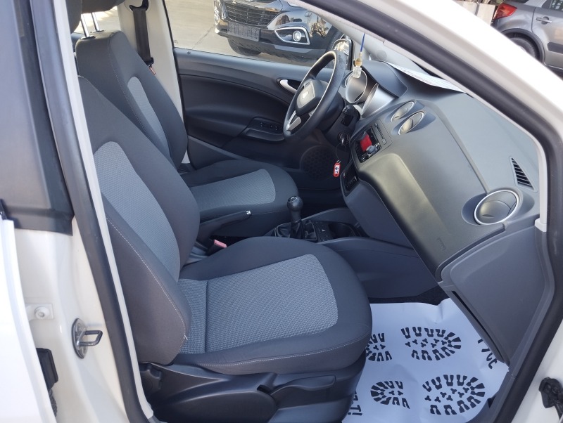 Seat Ibiza 1.2i, снимка 9 - Автомобили и джипове - 43593837