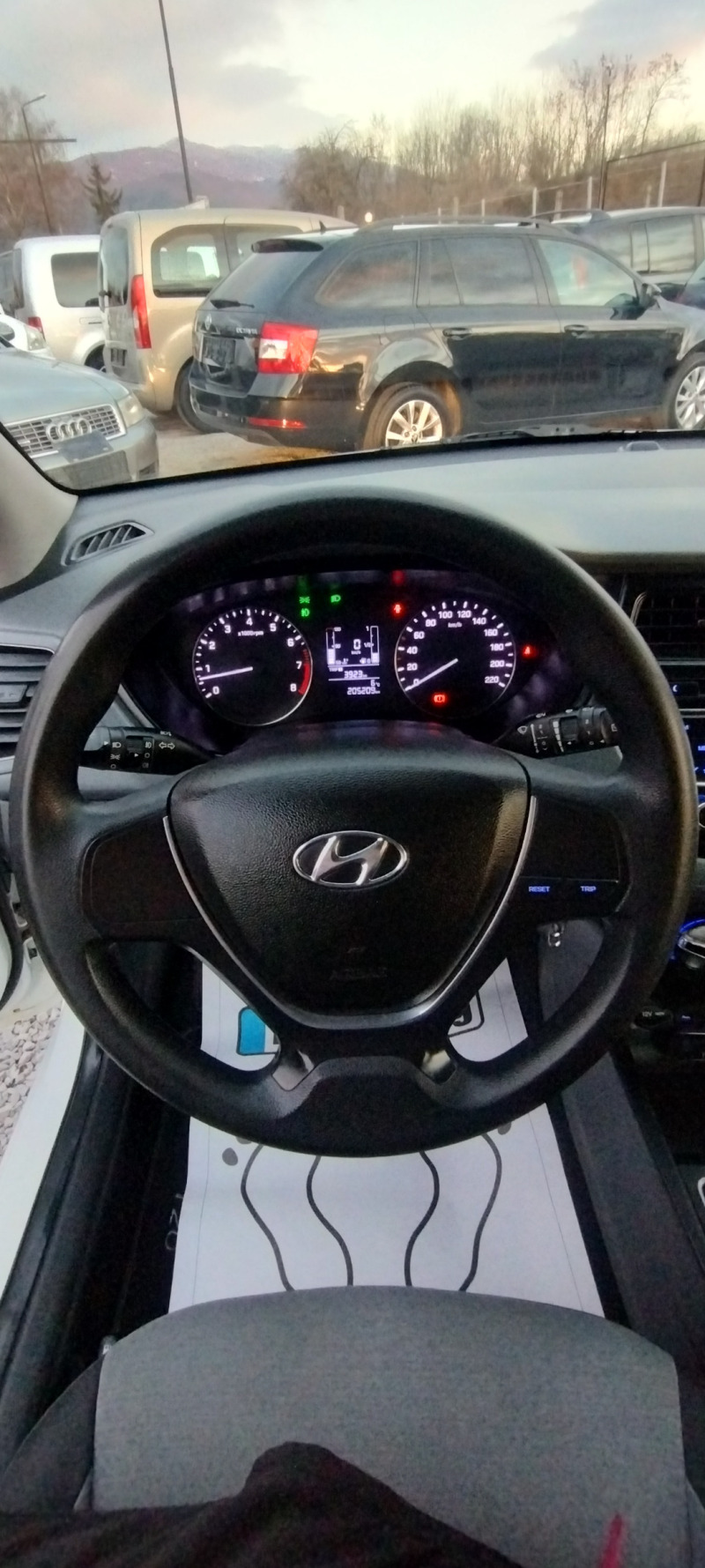 Hyundai I20 Като нова, снимка 12 - Автомобили и джипове - 44322216