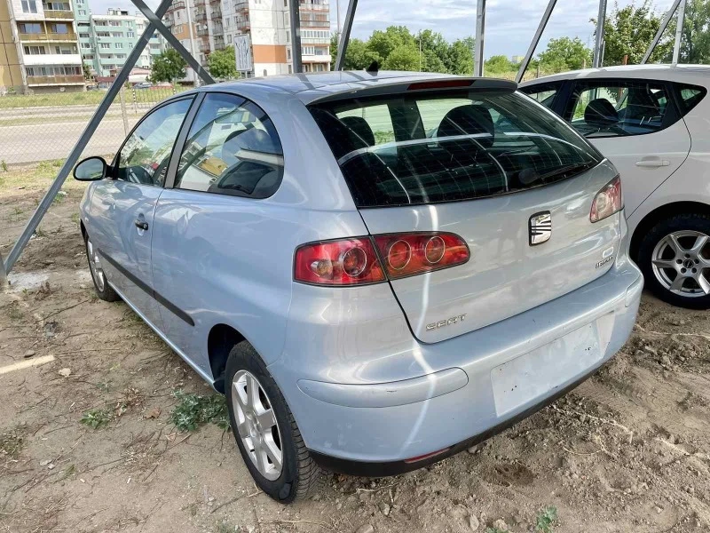 Seat Ibiza 1.2i klima, снимка 5 - Автомобили и джипове - 46449412