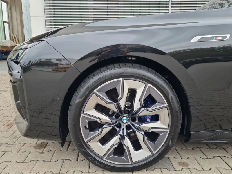 BMW i7 M70 xDrive = Shadow Line= Гаранция, снимка 4 - Автомобили и джипове - 48620041