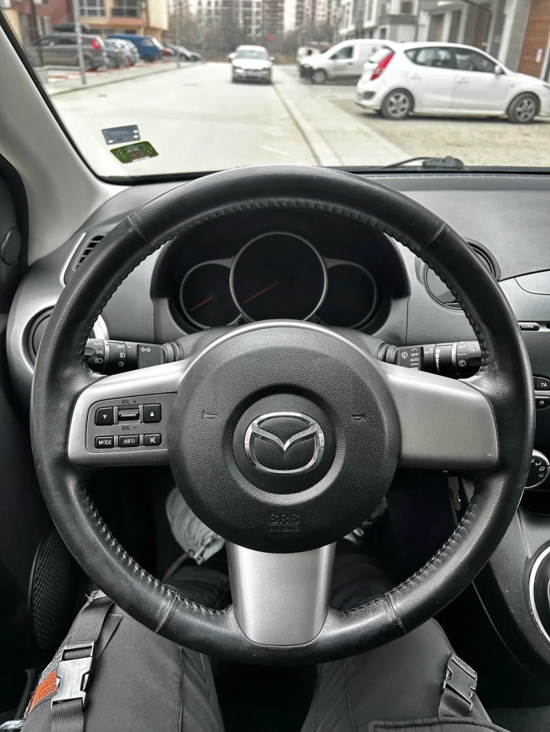 Mazda 2 GT-m, снимка 11 - Автомобили и джипове - 49039550