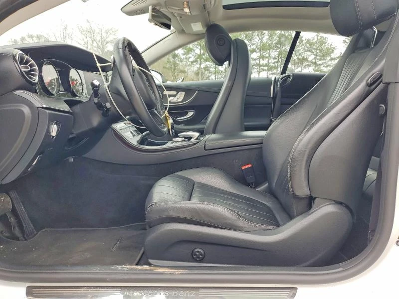 Mercedes-Benz E 400 AMG LINE , снимка 7 - Автомобили и джипове - 54006138