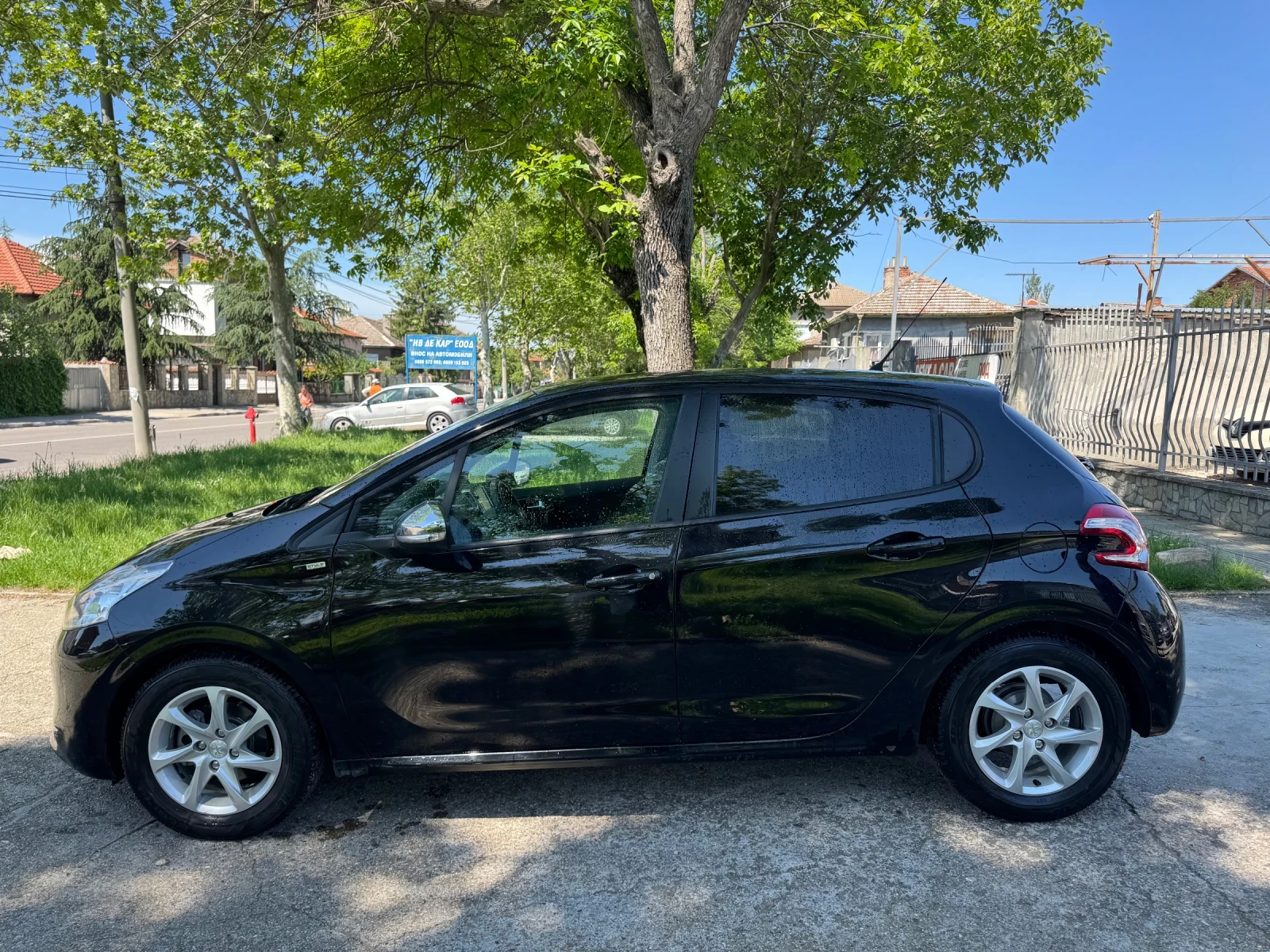 Peugeot 208 1.2 BENZIN AUSTRIA - изображение 8