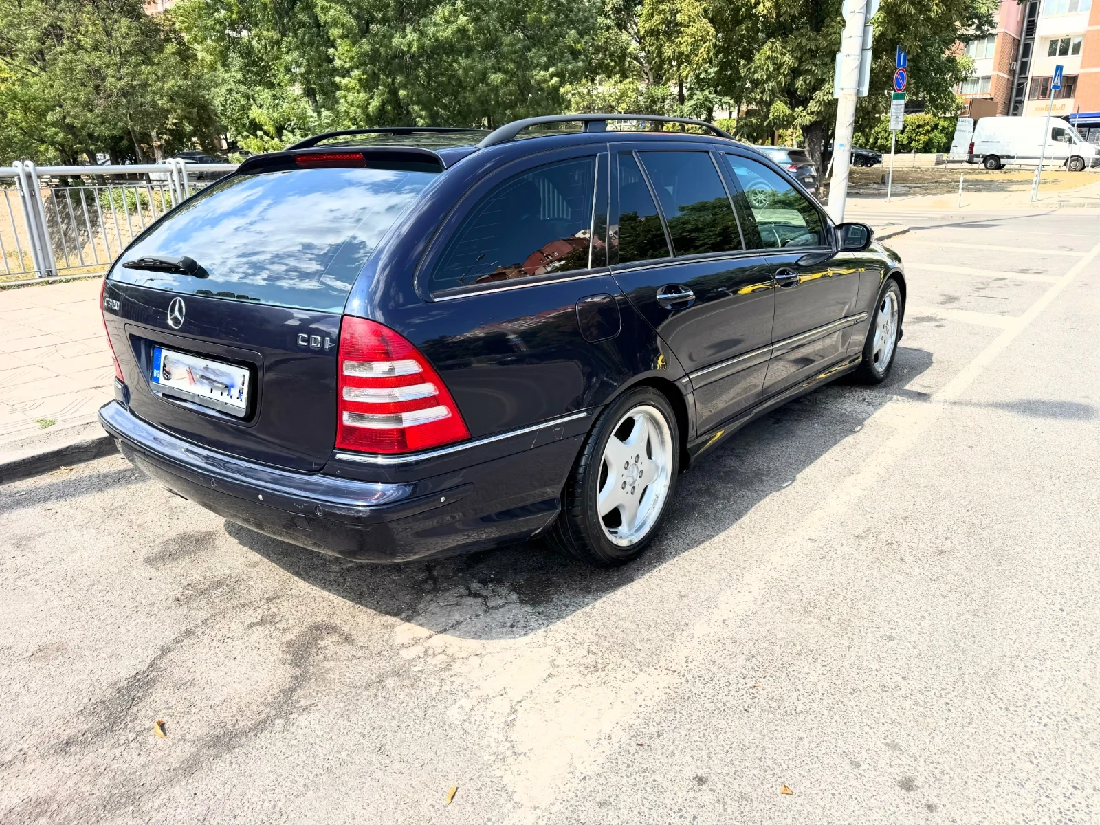 Mercedes-Benz C 320 3.0CDI/AMG-PAKET/FACE-LIFT - изображение 3