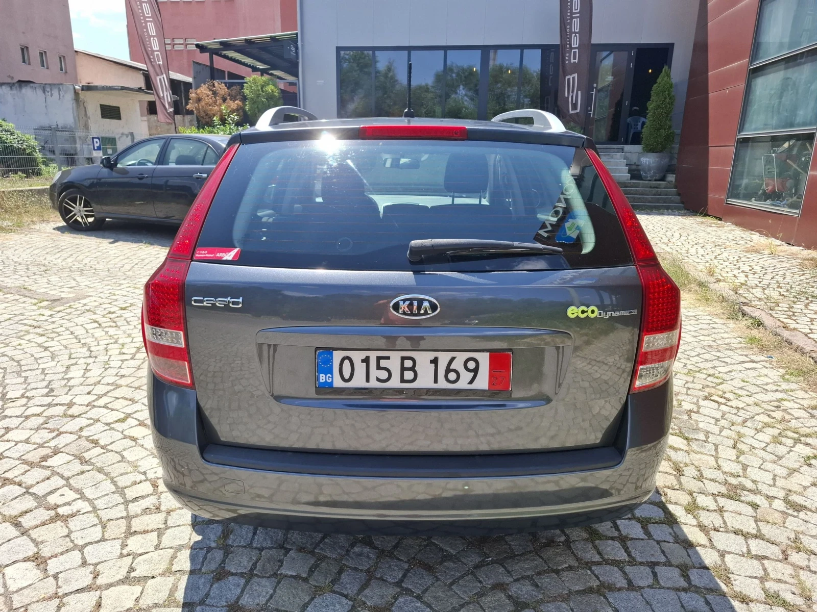 Kia Ceed 1.4i-90к.с. ПЕРФЕКТНА! ФЕЙСЛИФТ! КАТО НОВА! - изображение 4
