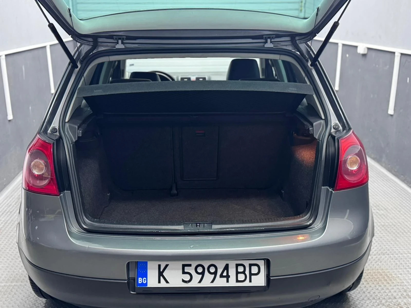 VW Golf Кожен салон / Автоматик - изображение 10