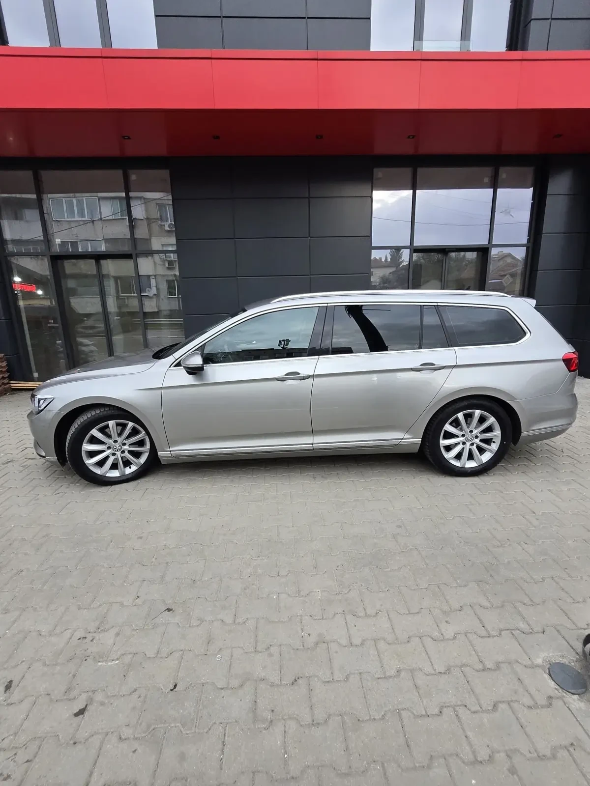 VW Passat Топ топ топ състояние HIGHLINE , снимка 3 - Автомобили и джипове - 53952456