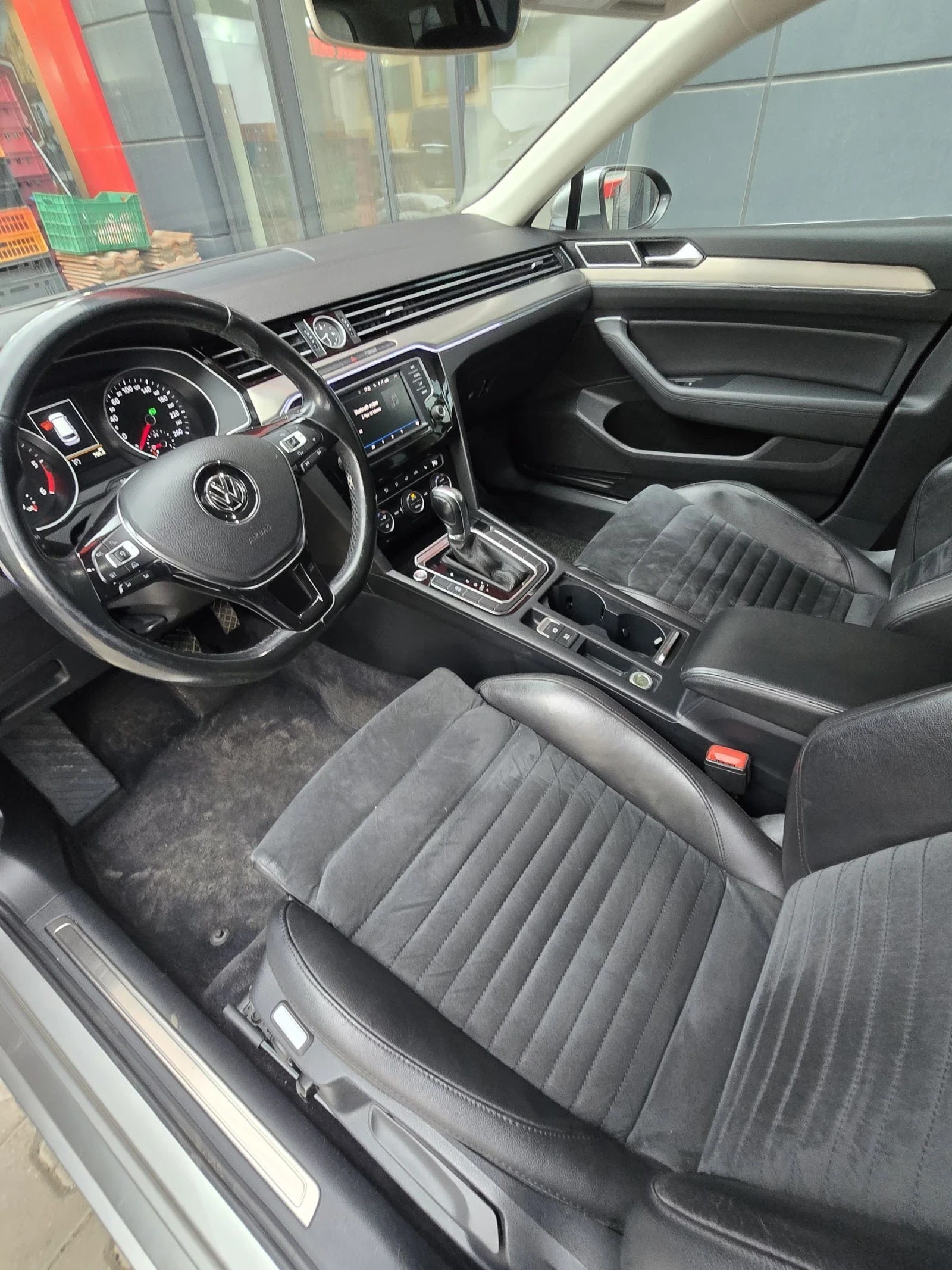 VW Passat Топ топ топ състояние HIGHLINE , снимка 12 - Автомобили и джипове - 53952456