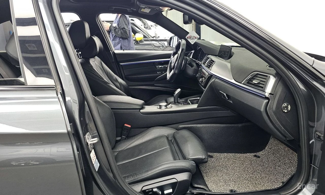 BMW 330 * M-SPORT* SHADOW* ДИГИТАЛНО ТАБЛО* ШИБИДАХ* HEAD-, снимка 10 - Автомобили и джипове - 54301998