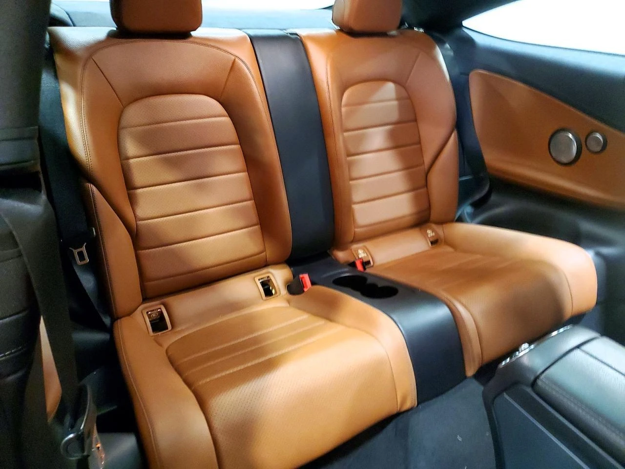 Mercedes-Benz C 300 4MATIC* COUPE* BURMESTER* КАМЕРИ* ПАНО* ПОДГРЕВ* , снимка 10 - Автомобили и джипове - 54478171