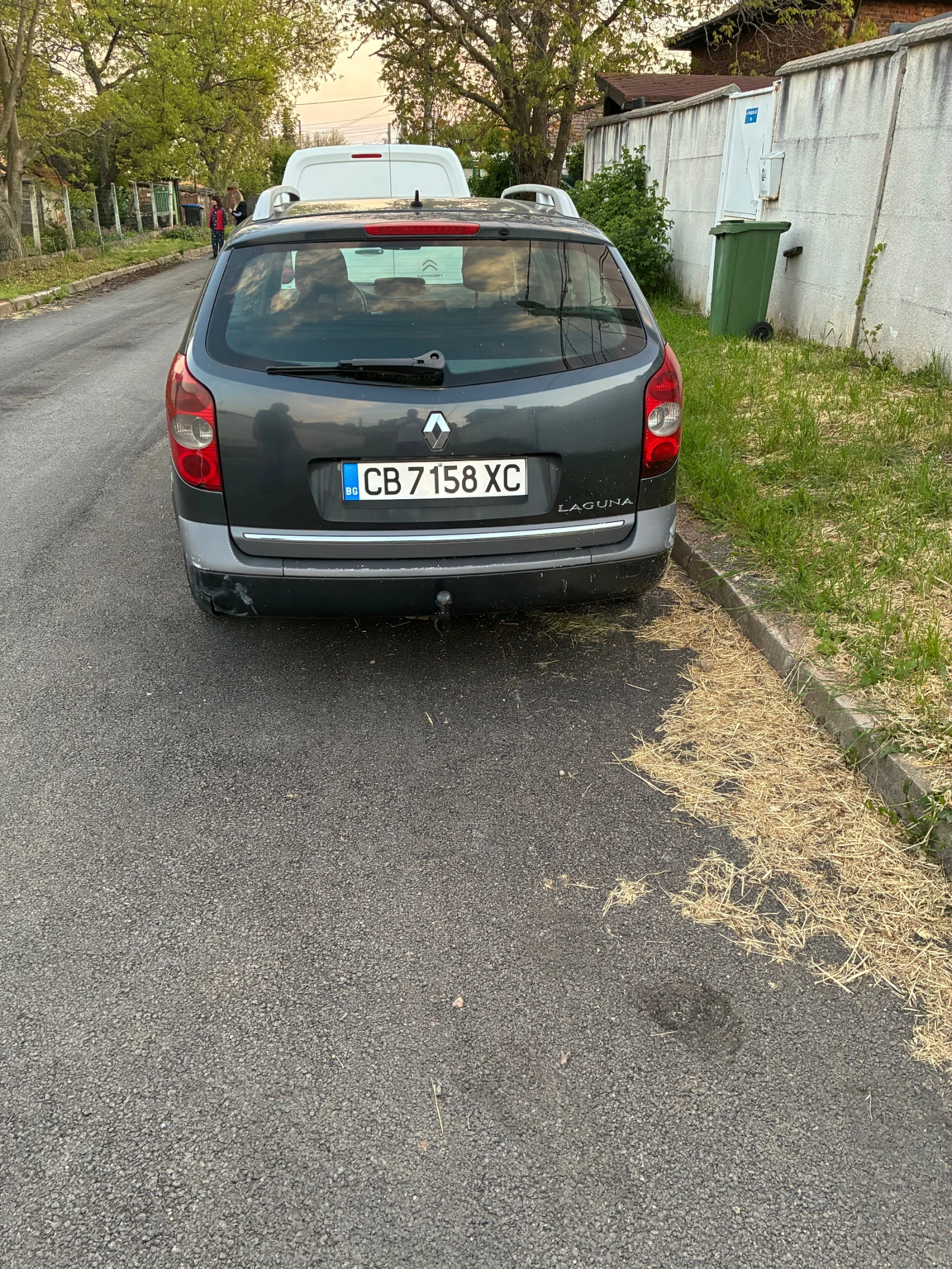Renault Laguna 2, снимка 3 - Автомобили и джипове - 54496143