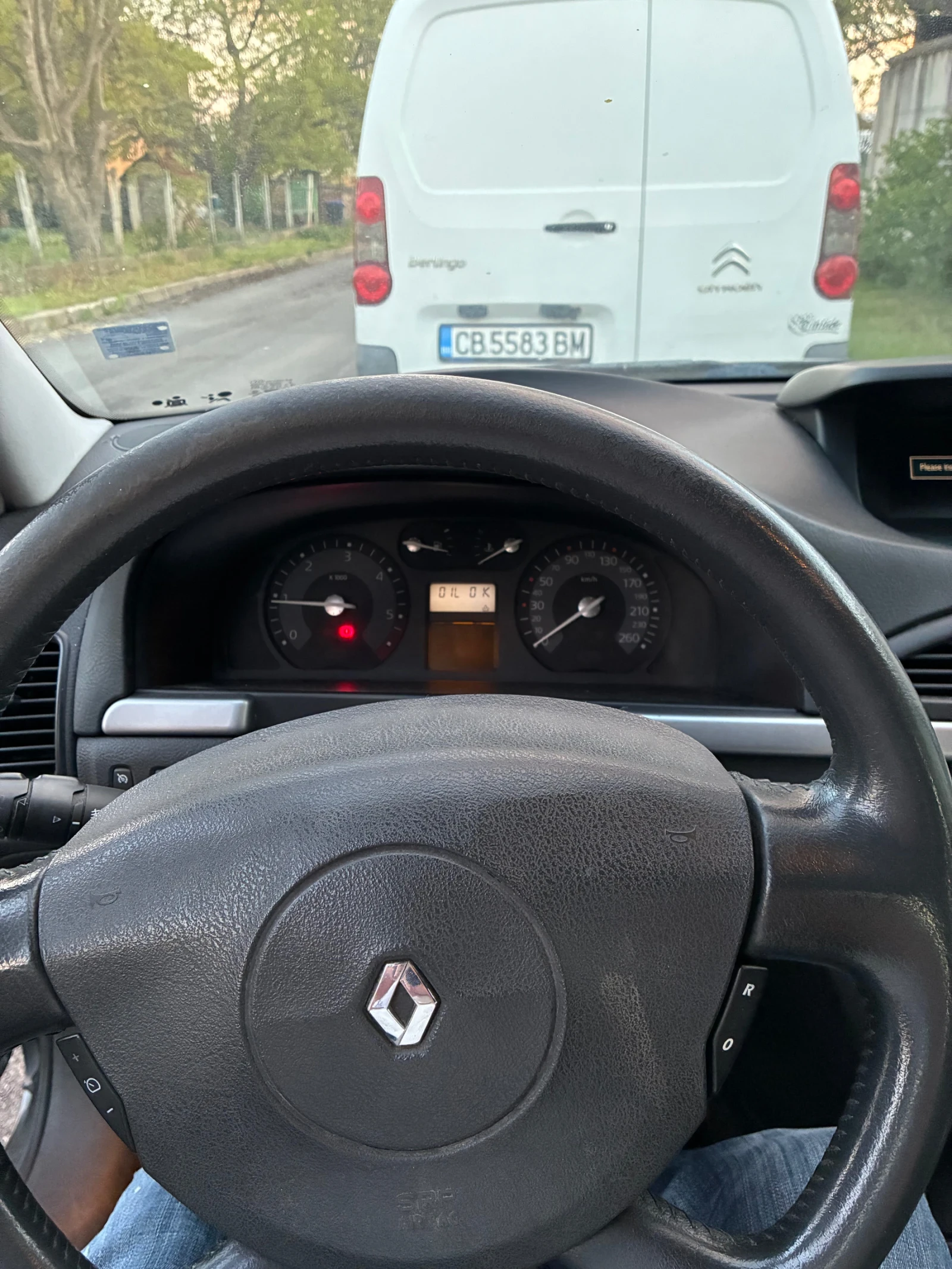 Renault Laguna 2, снимка 5 - Автомобили и джипове - 54496143